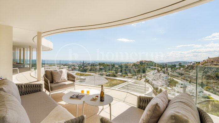 Apartment The View Marbella - Elegant with Panoramic Sea Views in The View.