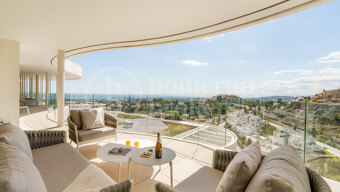 Apartment The View Marbella - Elegant with Panoramic Sea Views in The View.