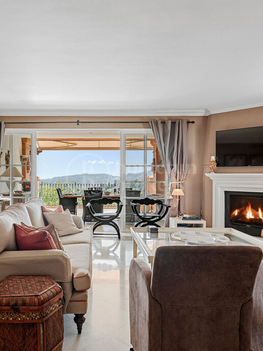 Apartment Falcon View – Elegant Ground Floor Apartment with Panoramic Views in Monte Halcones