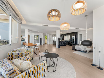 Duplex Solara – Luxury 4-Bedroom Duplex Apartment with Sea Views in Aloha Hill Club