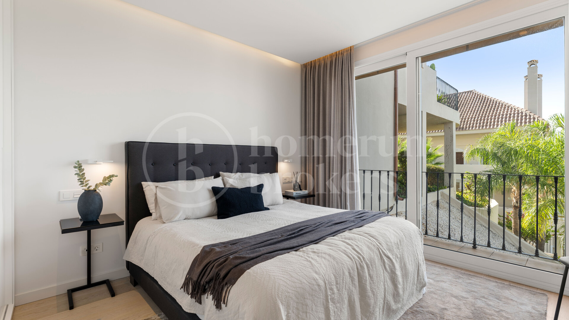 Duplex Solara – Luxury 4-Bedroom Duplex Apartment with Sea Views in Aloha Hill Club