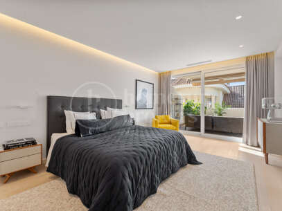 Duplex Solara – Luxury 4-Bedroom Duplex Apartment with Sea Views in Aloha Hill Club