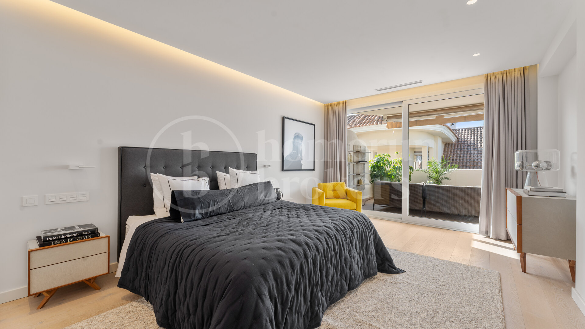 Duplex Solara – Luxury 4-Bedroom Duplex Apartment with Sea Views in Aloha Hill Club