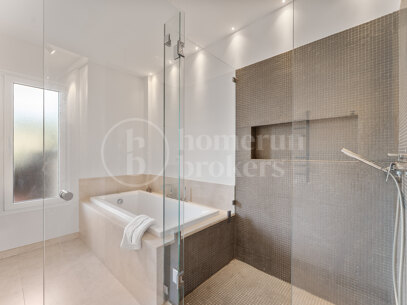 Duplex Solara – Luxury 4-Bedroom Duplex Apartment with Sea Views in Aloha Hill Club