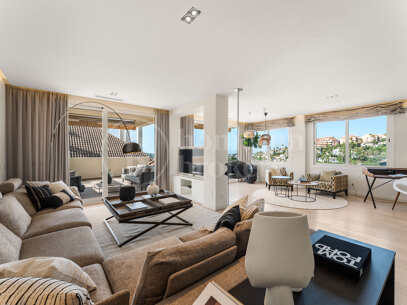 Duplex Solara – Luxury 4-Bedroom Duplex Apartment with Sea Views in Aloha Hill Club