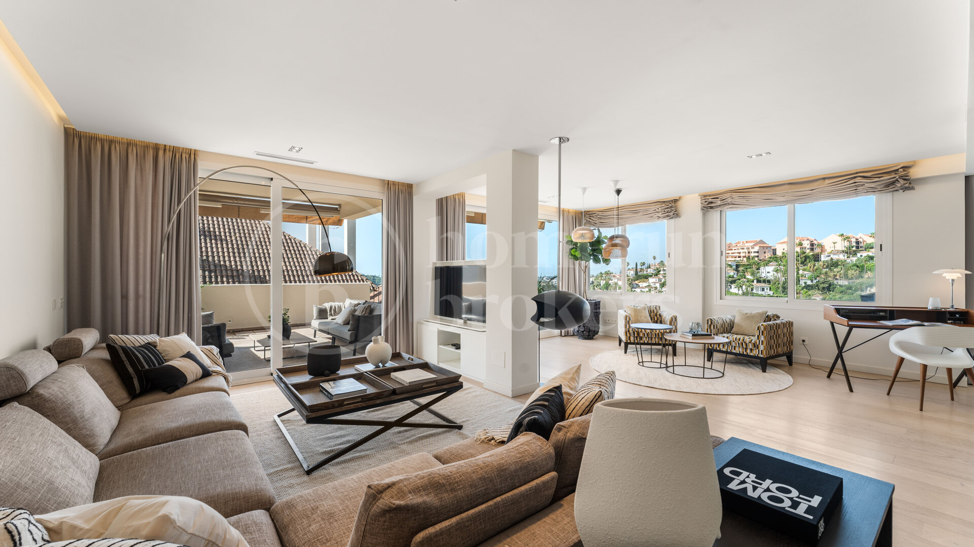 Duplex Solara – Luxury 4-Bedroom Duplex Apartment with Sea Views in Aloha Hill Club