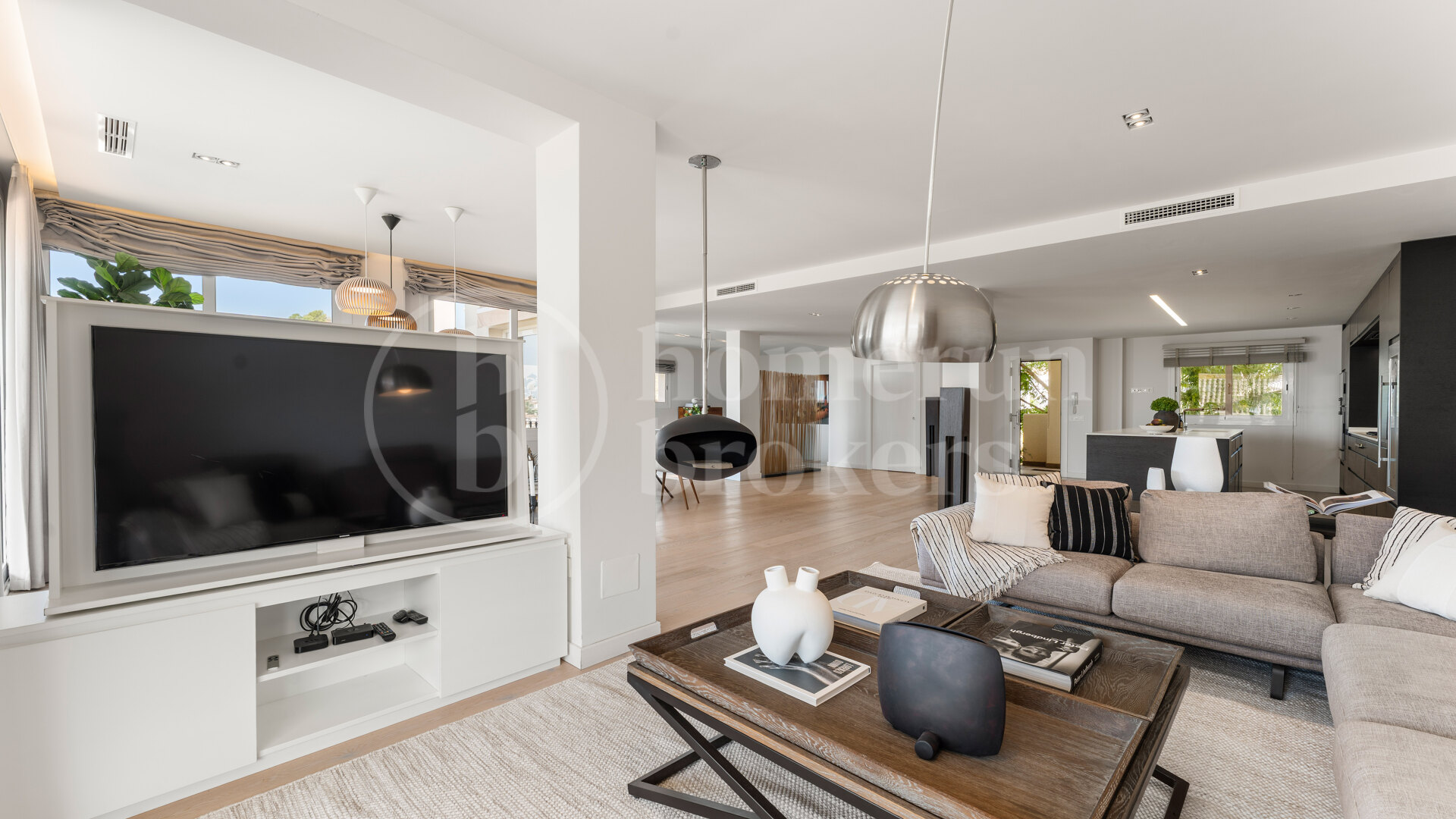 Duplex Solara – Luxury 4-Bedroom Duplex Apartment with Sea Views in Aloha Hill Club