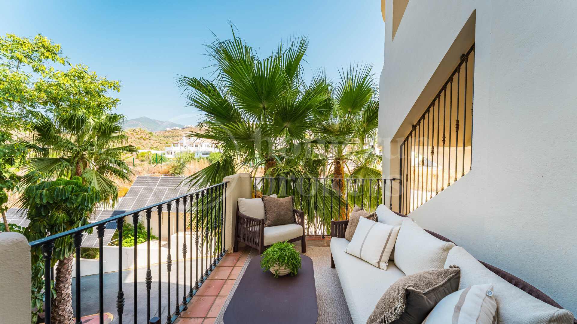 Duplex Solara – Luxury 4-Bedroom Duplex Apartment with Sea Views in Aloha Hill Club