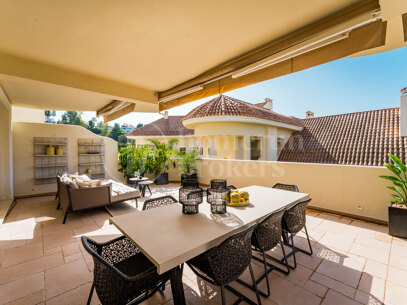 Duplex Solara – Luxury 4-Bedroom Duplex Apartment with Sea Views in Aloha Hill Club