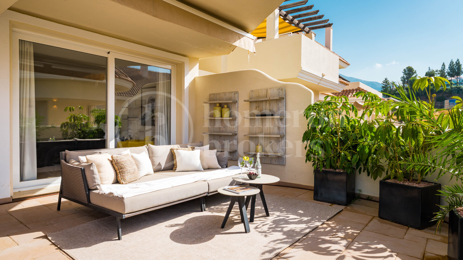 Duplex Solara – Luxury 4-Bedroom Duplex Apartment with Sea Views in Aloha Hill Club