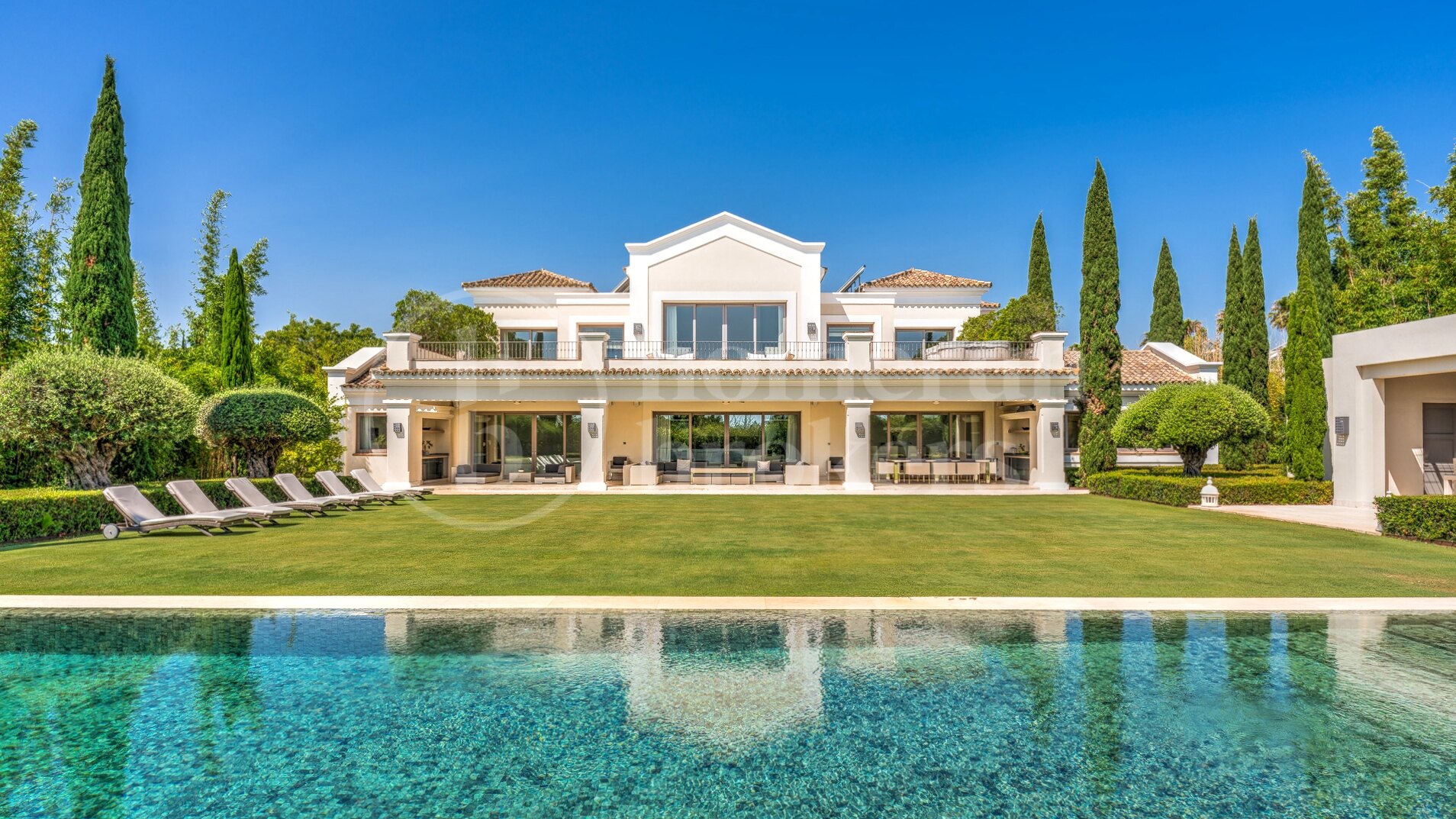 Villa Oasis – Luxury Andalusian-Contemporary Estate in Sotogrande Alto