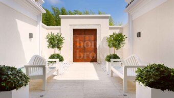 Villa Oasis – Luxury Andalusian-Contemporary Estate in Sotogrande Alto
