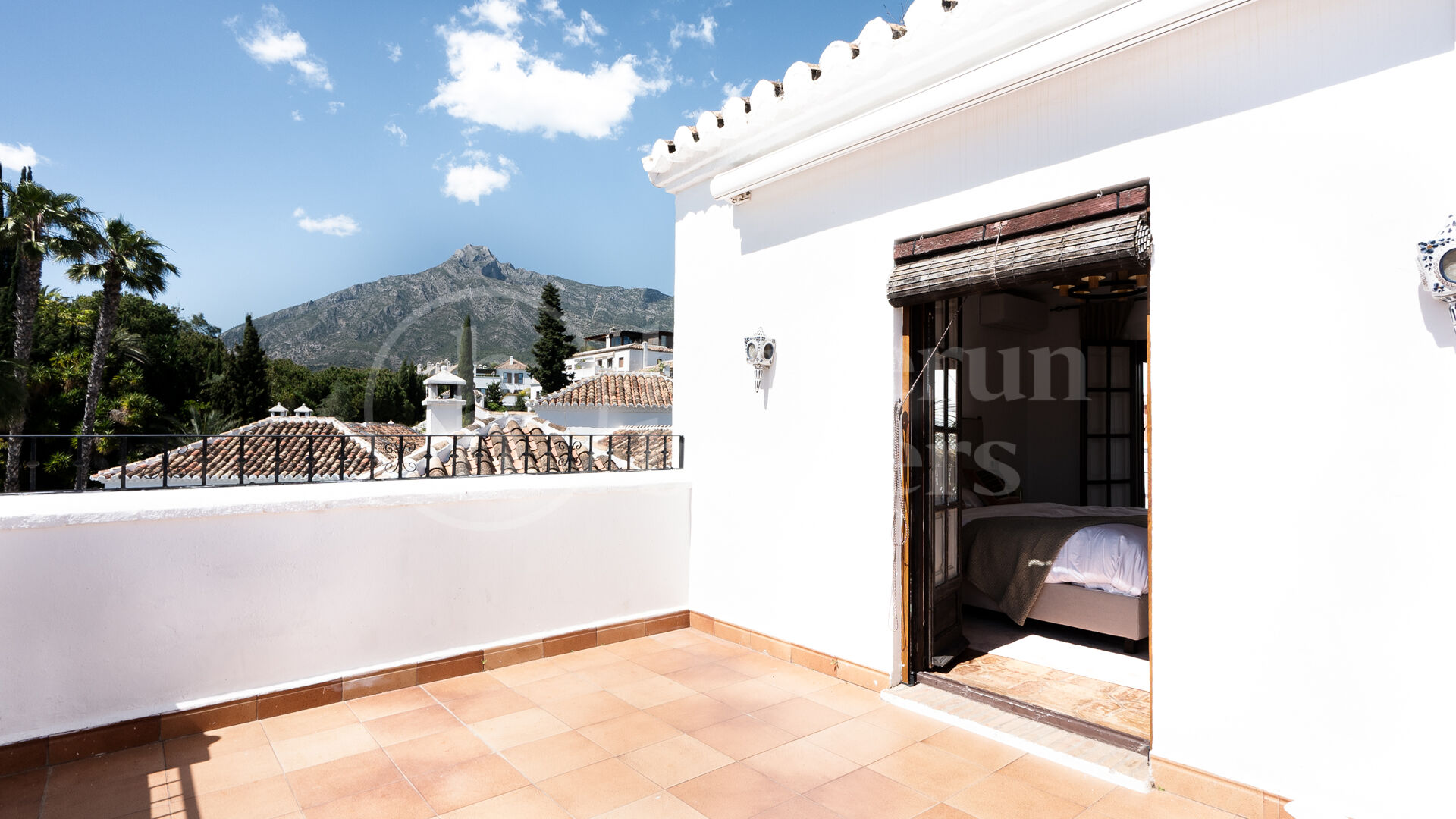 Radhus San Gabriel – Nyrenoverad fastighet på Marbella Golden Mile
