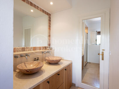 Radhus San Gabriel – Nyrenoverad fastighet på Marbella Golden Mile