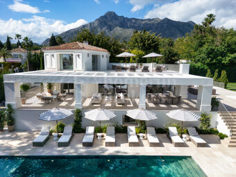 Villa Summer - Ny lyxvilla i Rocío de Nagüeles med tennisbana och havsutsikt