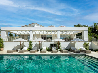 Villa Summer - Ny lyxvilla i Rocío de Nagüeles med tennisbana och havsutsikt