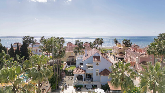 Villa Celeste - Spacious 7-Bedroom Beachside Villa for Sale Near Puerto Banús