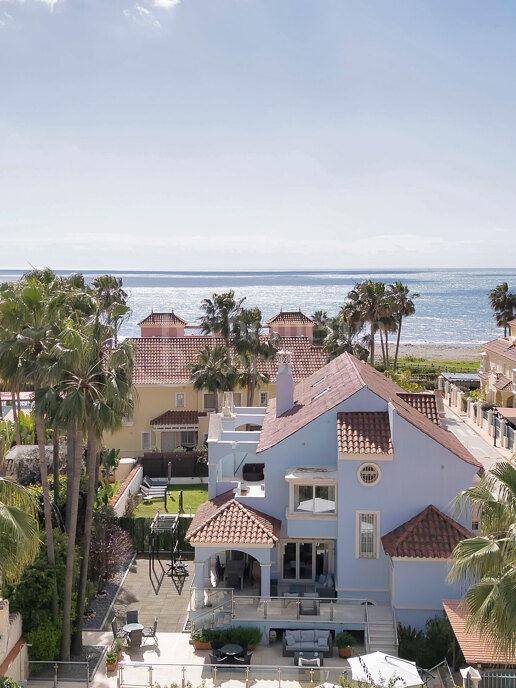 Villa Lorea - Spacious 7-Bedroom Beachside Villa for Sale Near Puerto Banús