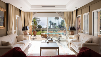 Casa Zahara - Frontline Beach Villa on the New Golden Mile, Estepona