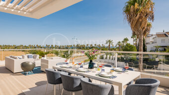 ղ챹åԾԲ Jade Beach - Havsutsikt Duplex takvåning steg från stranden