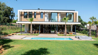 Villa Koa - Contemporary Brand New Villa in Sotogrande Costa