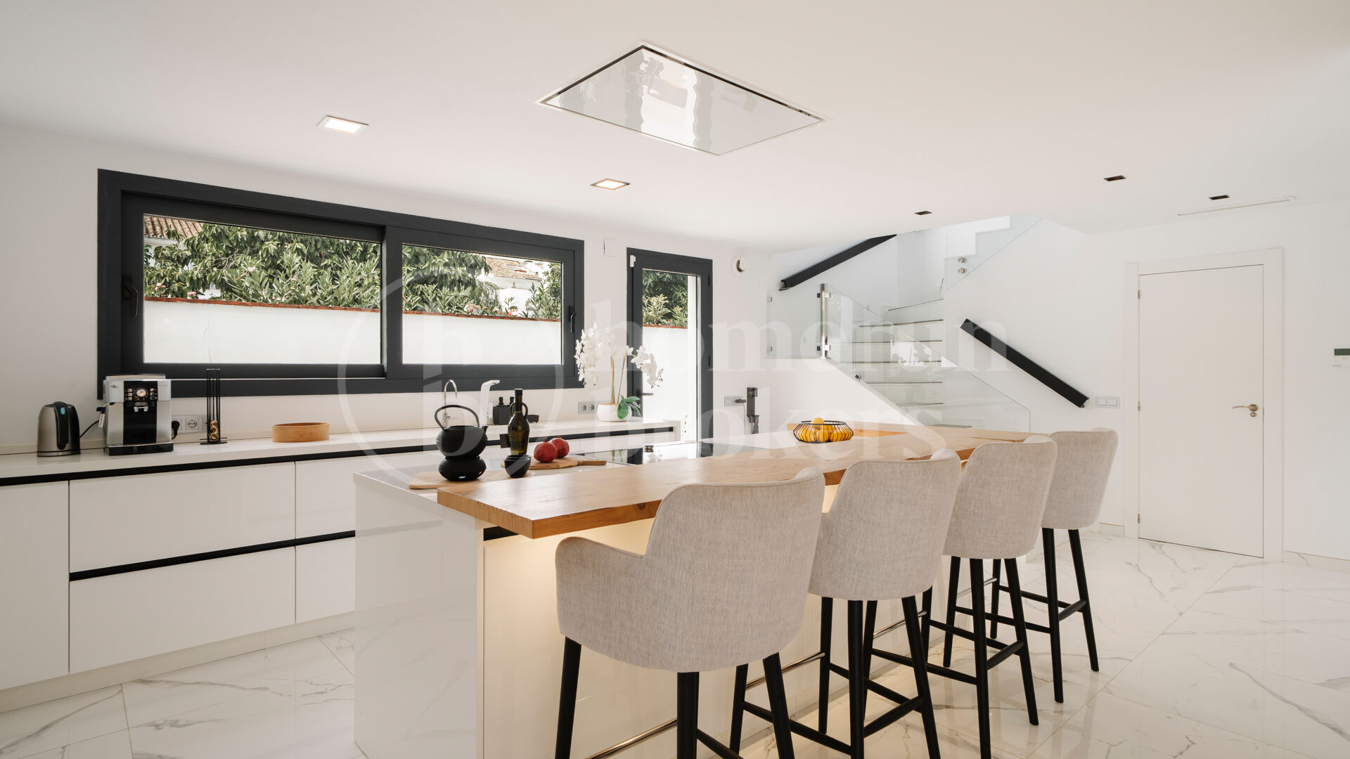Villa Banús Heights - Luxury 4-Bed Investment Villa Near Puerto Banús