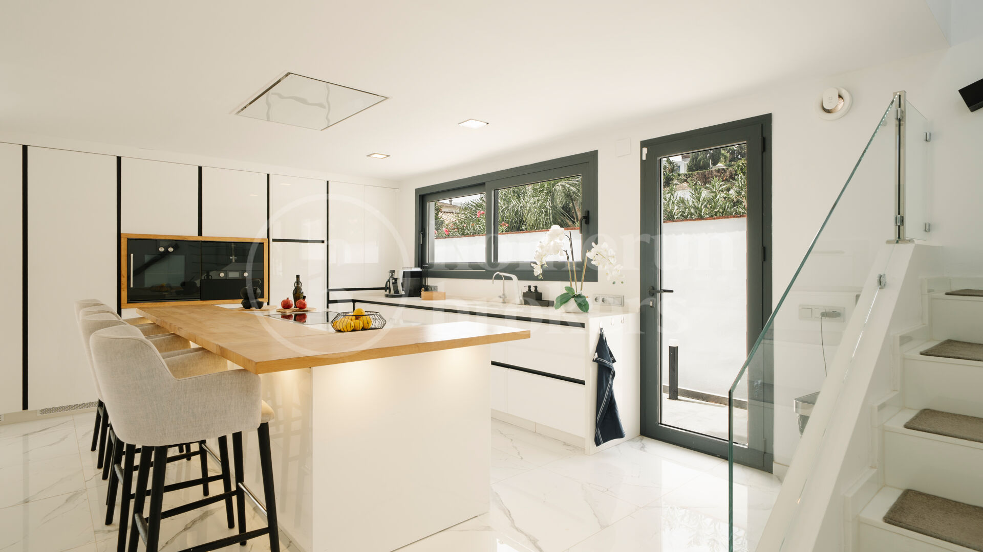 Villa Banús Heights - Luxury 4-Bed Investment Villa Near Puerto Banús