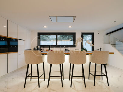 Villa Banús Heights - Luxury 4-Bed Investment Villa Near Puerto Banús