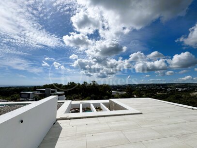 Villa Ebony – Designervilla till Salu i La Reserva, Sotogrande med Panoramautsikt över Havet