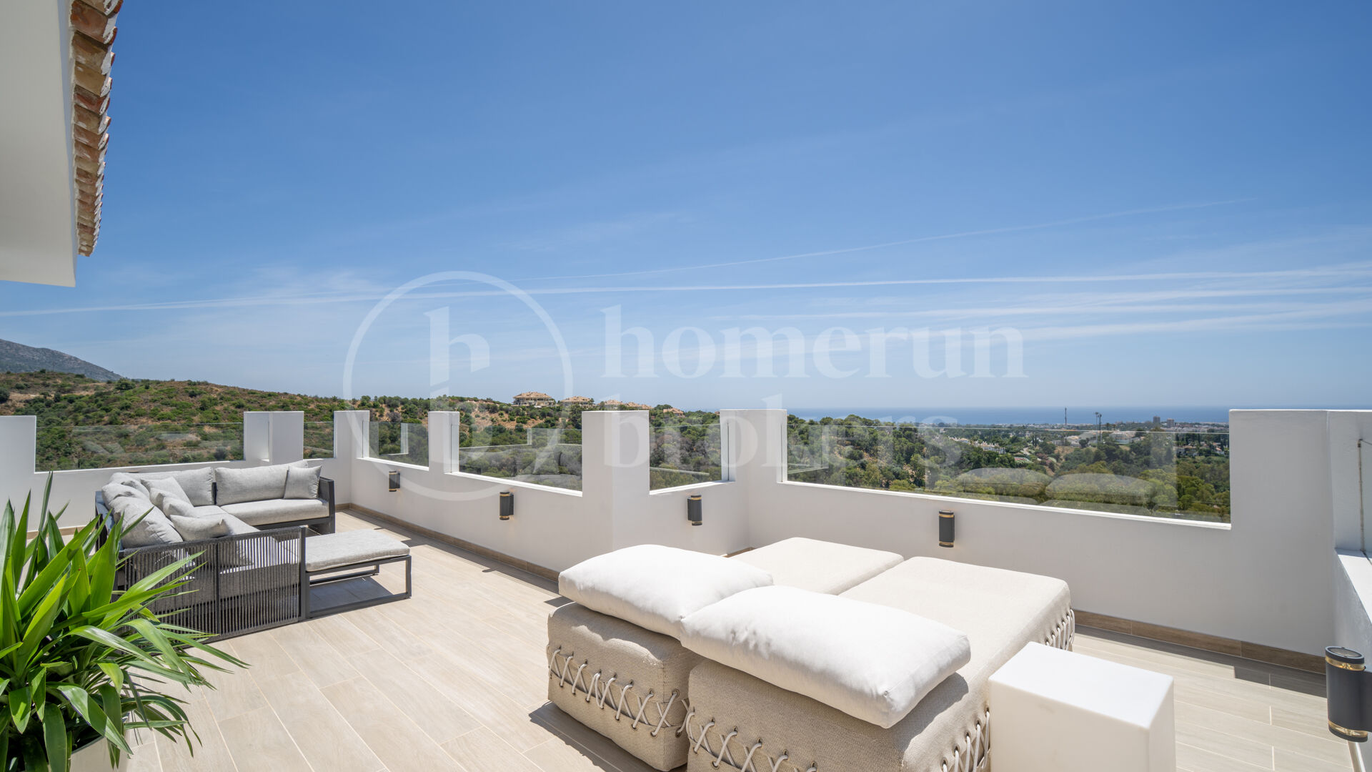 Villa Luma – With Exceptional Sea Views in Las Lomas de Nueva Andalucía