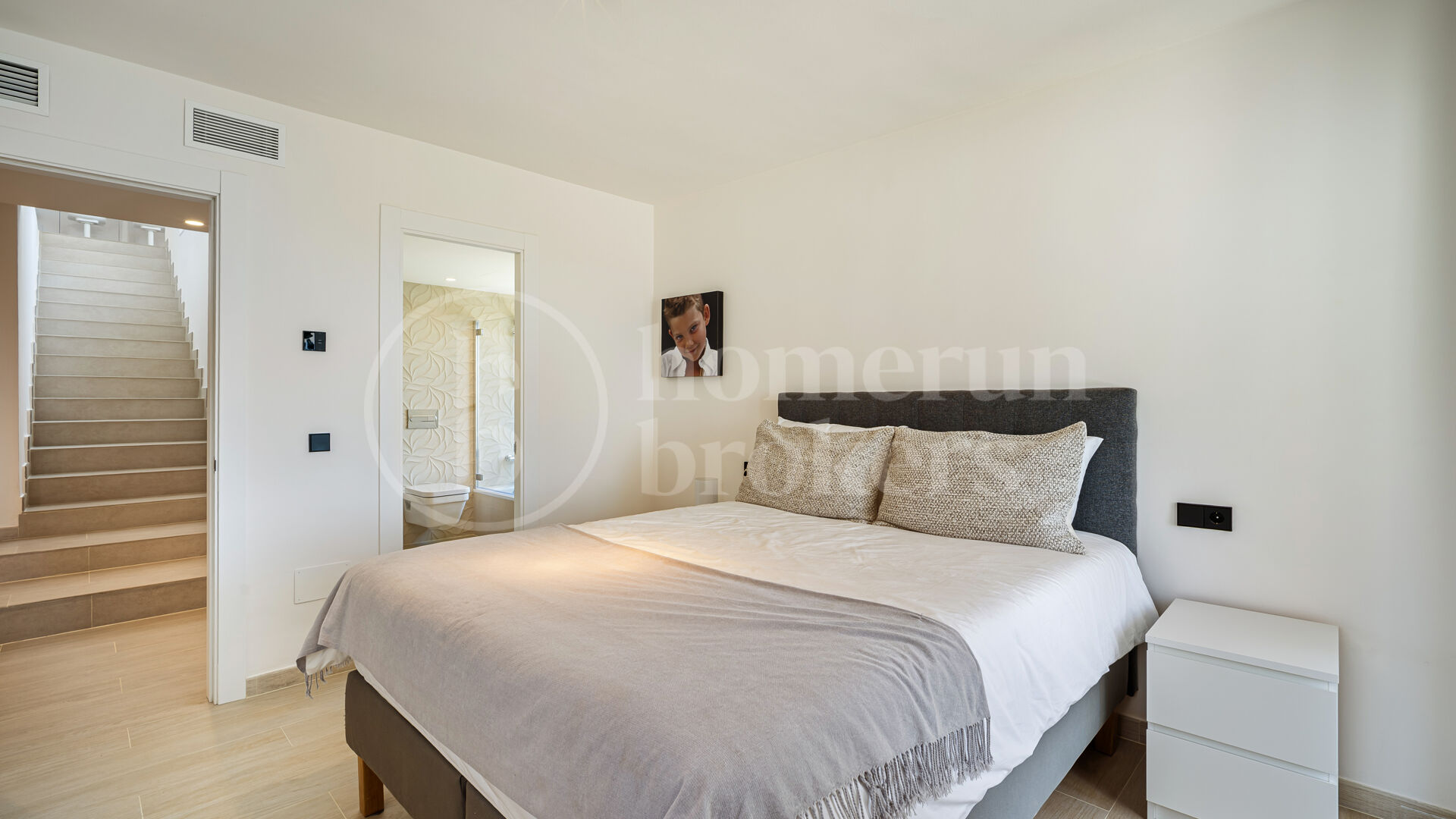 Villa Luma – With Exceptional Sea Views in Las Lomas de Nueva Andalucía