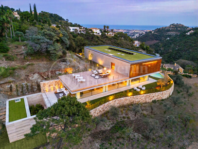 Villa Alia - Mästerverk med panoramautsikt över havet och banbrytande design i El Madroñal