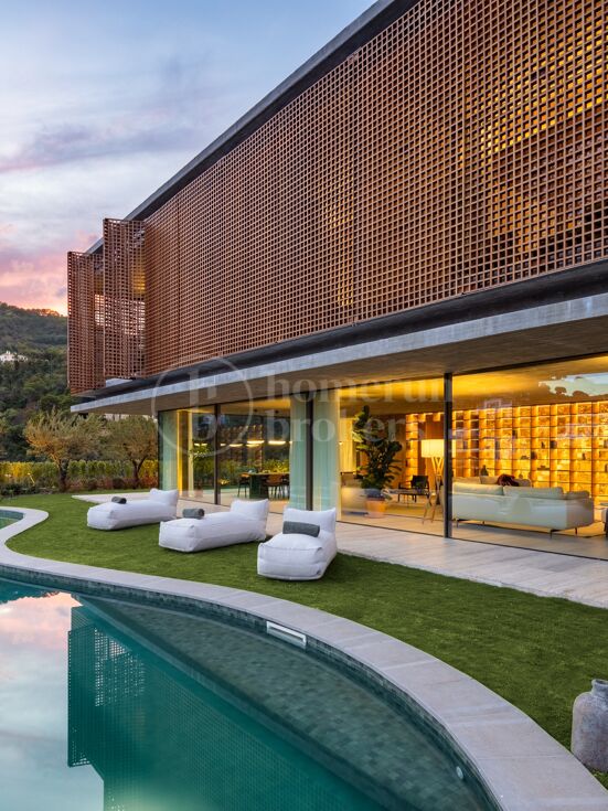 Villa Alia - Mästerverk med panoramautsikt över havet och banbrytande design i El Madroñal