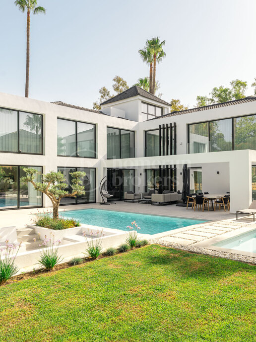 Villa Atenas - Luxury Four Bedroom Villa In Nueva Andalucia