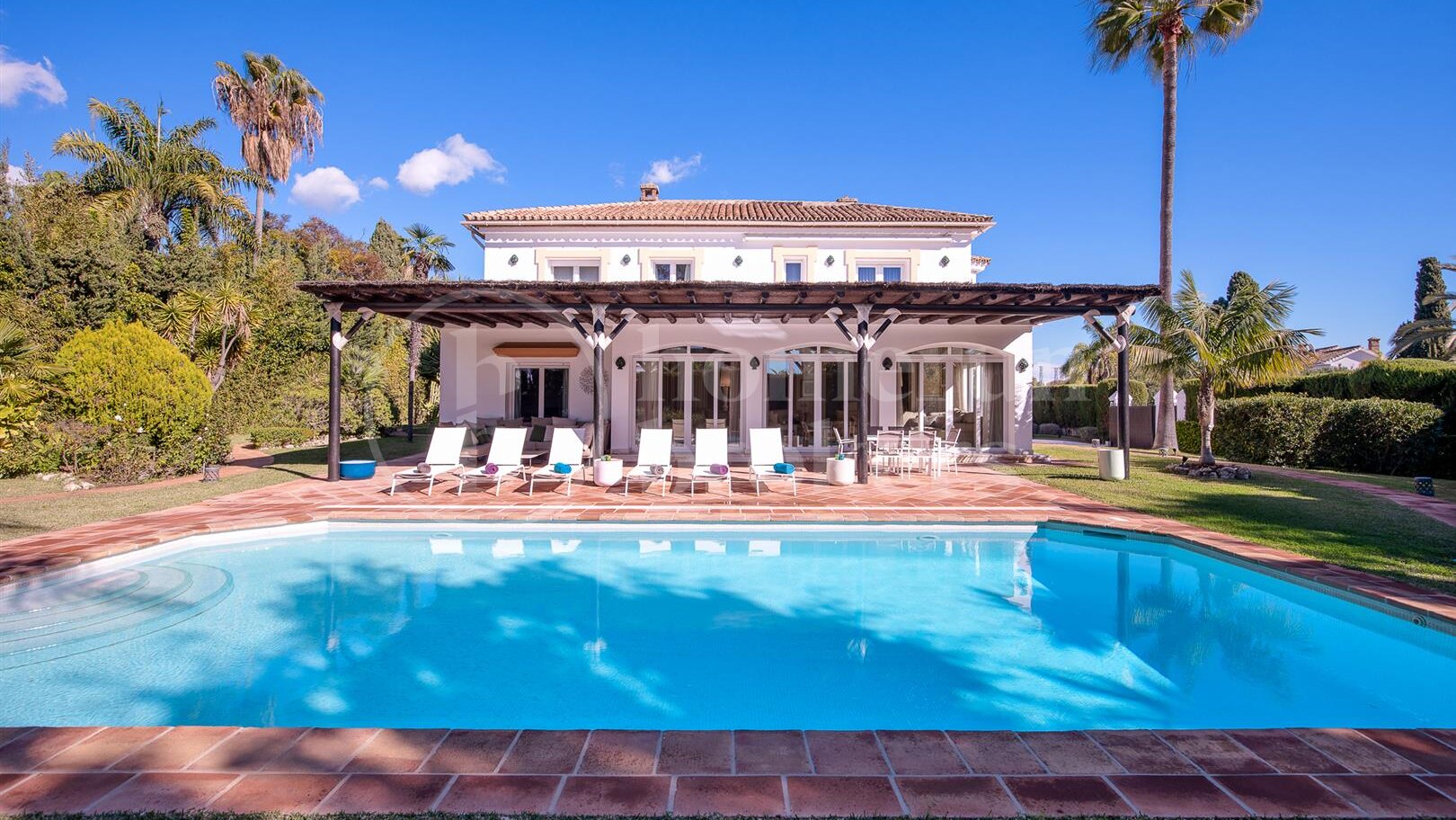 Villa Santa Clara - Villa with Andalusian Charm in Guadalmina Baja