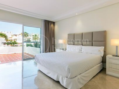 Penthouse VenturaMar – Contemporary Duplex with Sea Views in Puerto Banús