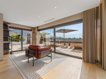 Penthouse Sky 6 – Exceptional Duplex Penthouse with Private Pool and Panoramic Views