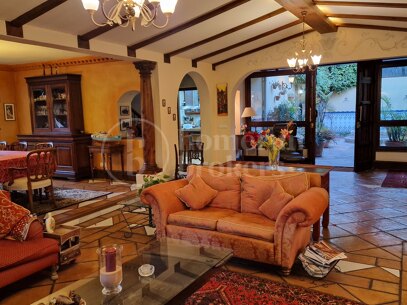 Casa Carla: Andalusisk charm bara 200 m från stranden i Cortijo Blanco, Marbella