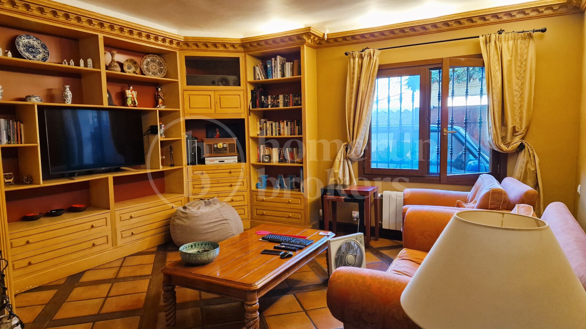 Casa Carla: Andalusisk charm bara 200 m från stranden i Cortijo Blanco, Marbella