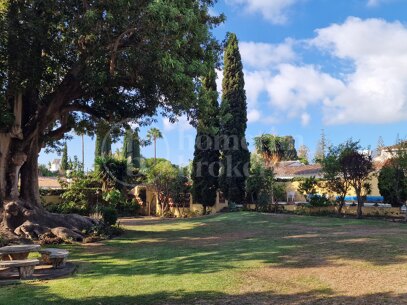 Casa Carla: Andalusisk charm bara 200 m från stranden i Cortijo Blanco, Marbella