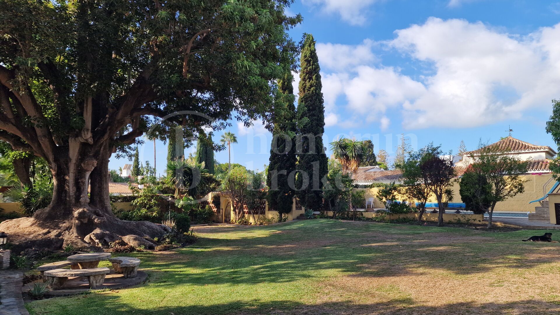 Casa Carla: Andalusisk charm bara 200 m från stranden i Cortijo Blanco, Marbella