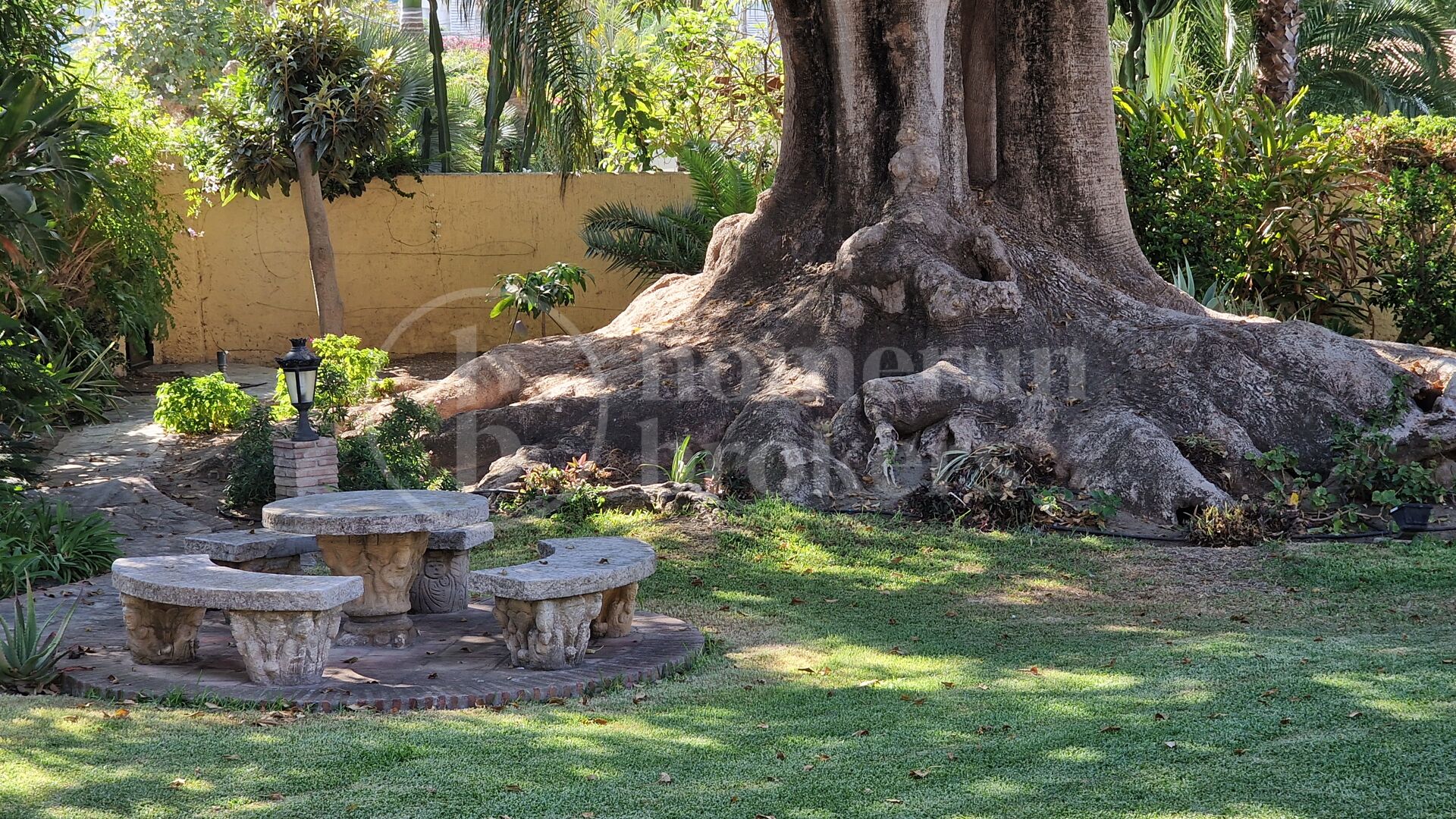 Casa Carla: Andalusisk charm bara 200 m från stranden i Cortijo Blanco, Marbella
