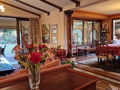 Casa Carla: Andalusisk charm bara 200 m från stranden i Cortijo Blanco, Marbella