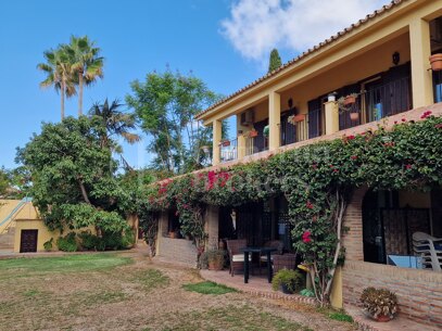 Casa Carla: Andalusisk charm bara 200 m från stranden i Cortijo Blanco, Marbella