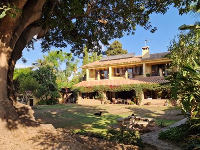 Casa Carla: Andalusisk charm bara 200 m från stranden i Cortijo Blanco, Marbella