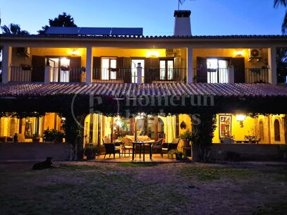 Casa Carla: Andalusisk charm bara 200 m från stranden i Cortijo Blanco, Marbella