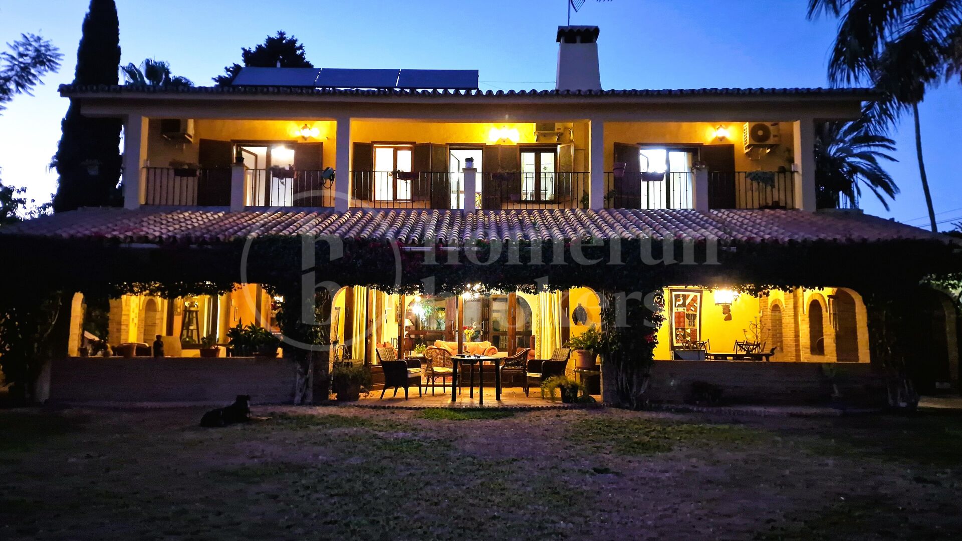 Casa Carla: Andalusisk charm bara 200 m från stranden i Cortijo Blanco, Marbella