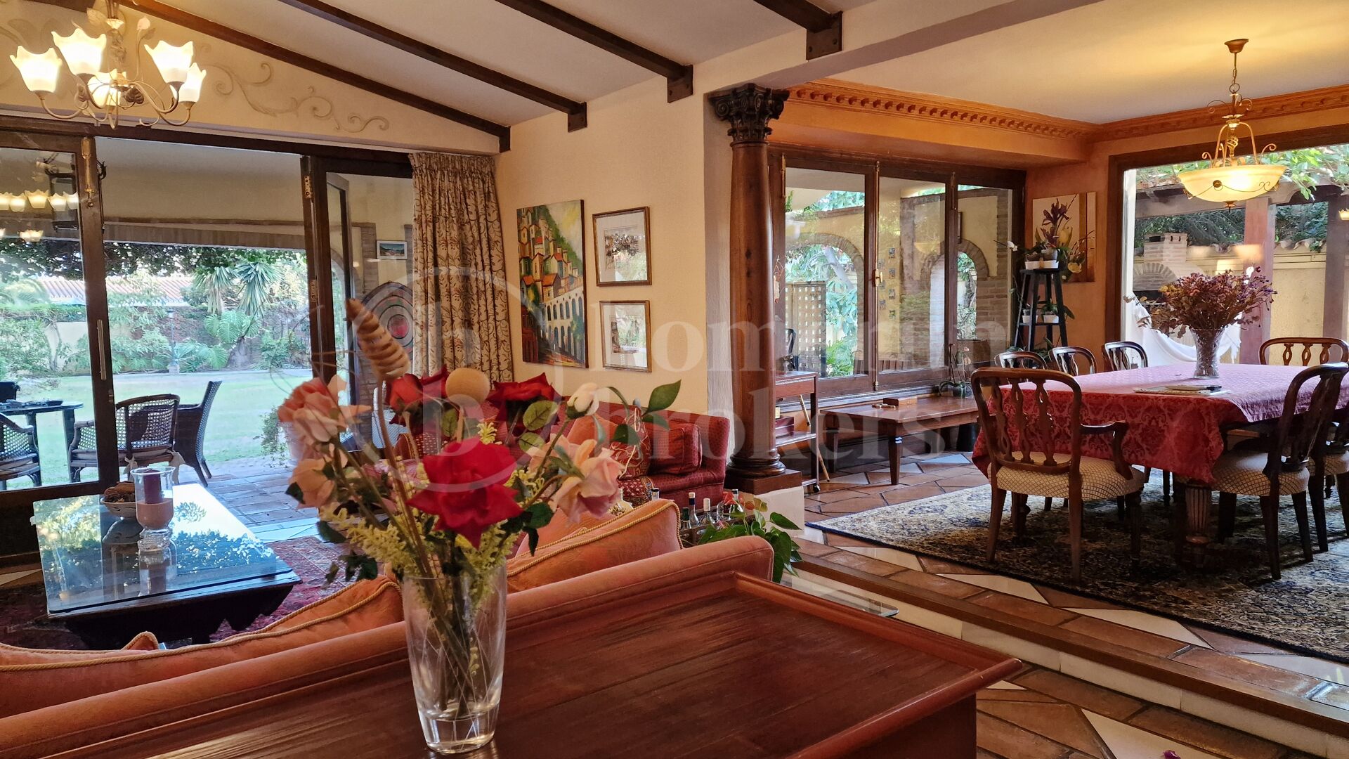 Casa Carla: Andalusisk charm bara 200 m från stranden i Cortijo Blanco, Marbella