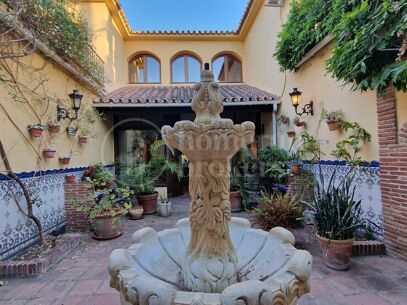 Casa Carla: Andalusisk charm bara 200 m från stranden i Cortijo Blanco, Marbella