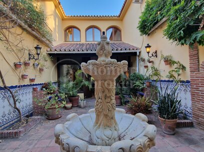 Casa Carla: Andalusisk charm bara 200 m från stranden i Cortijo Blanco, Marbella